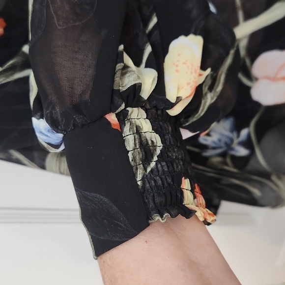 White House Black Market Floral Chiffon Sheer Blouse Size Small - Picture 5 of 9
